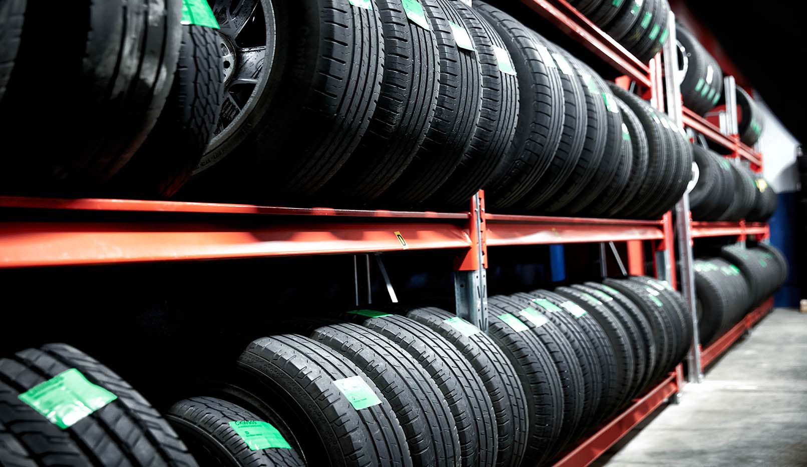 Vertical tyre storage – ideal when you have a low ceiling height